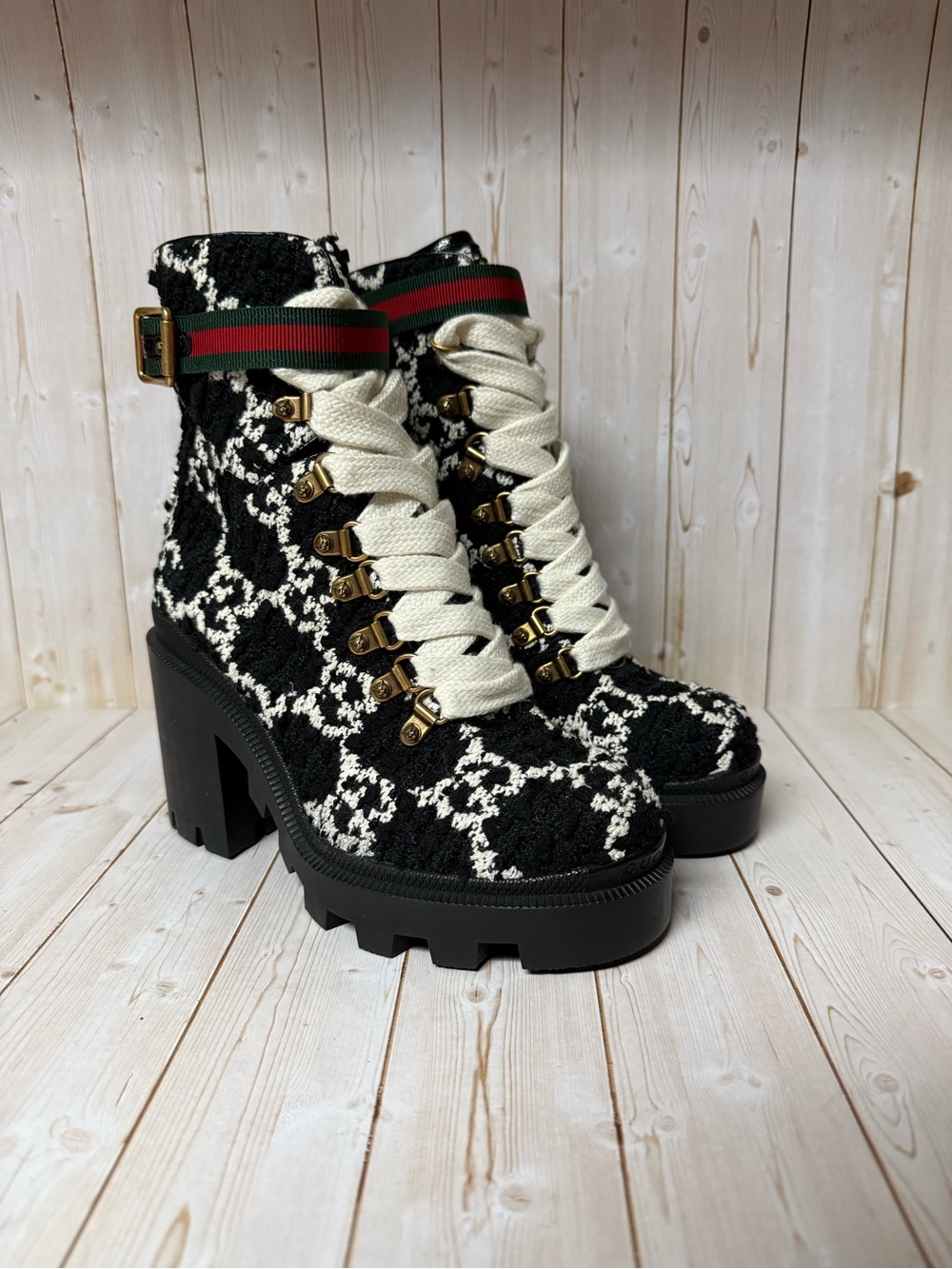 Gucci Tweed GG Monogram Lace Up Combat Ankle Boots Black/White Sz 35.5 / 5.5